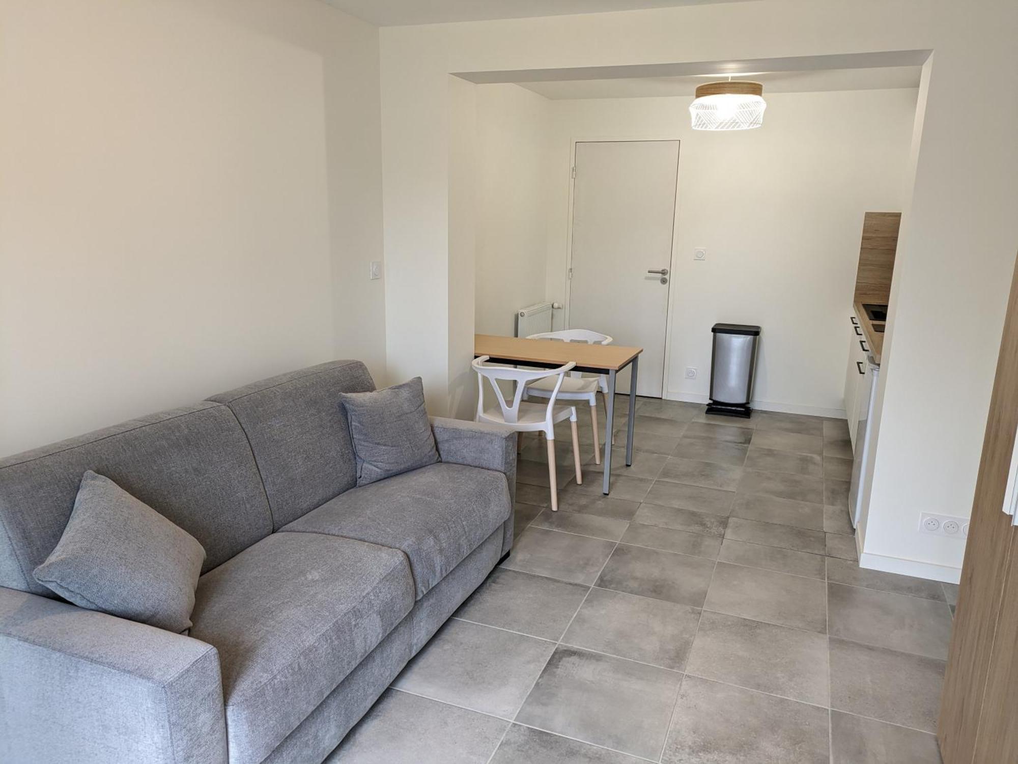 Independant En Rez-de-jardin Apartment
